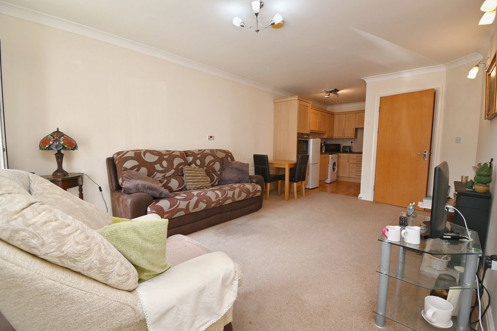 Property photo 3 of 8