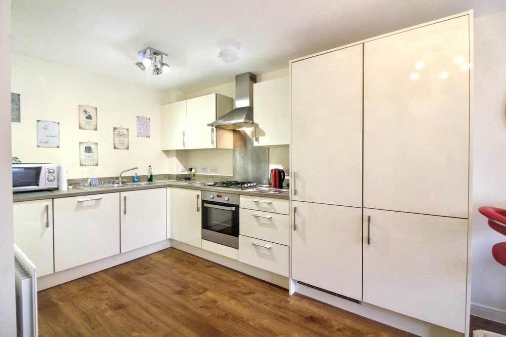 Property photo 2 of 9