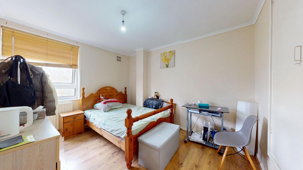 Property photo 3 of 10 Bedroom 2