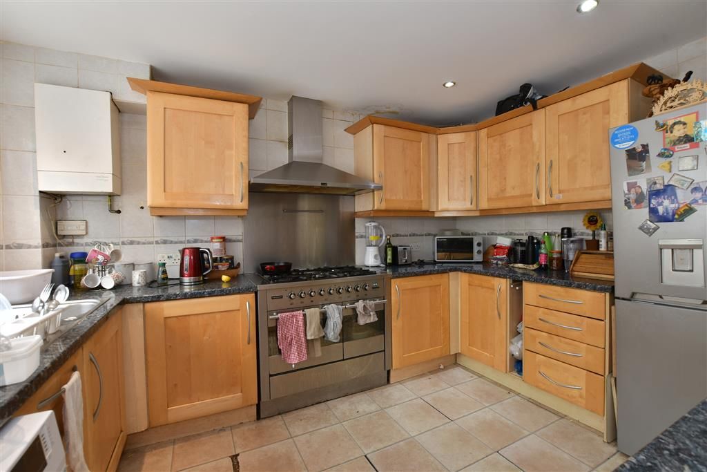 Property photo 2 of 14 Kitchen