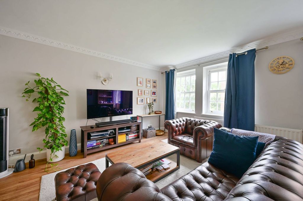 Property photo 3 of 9