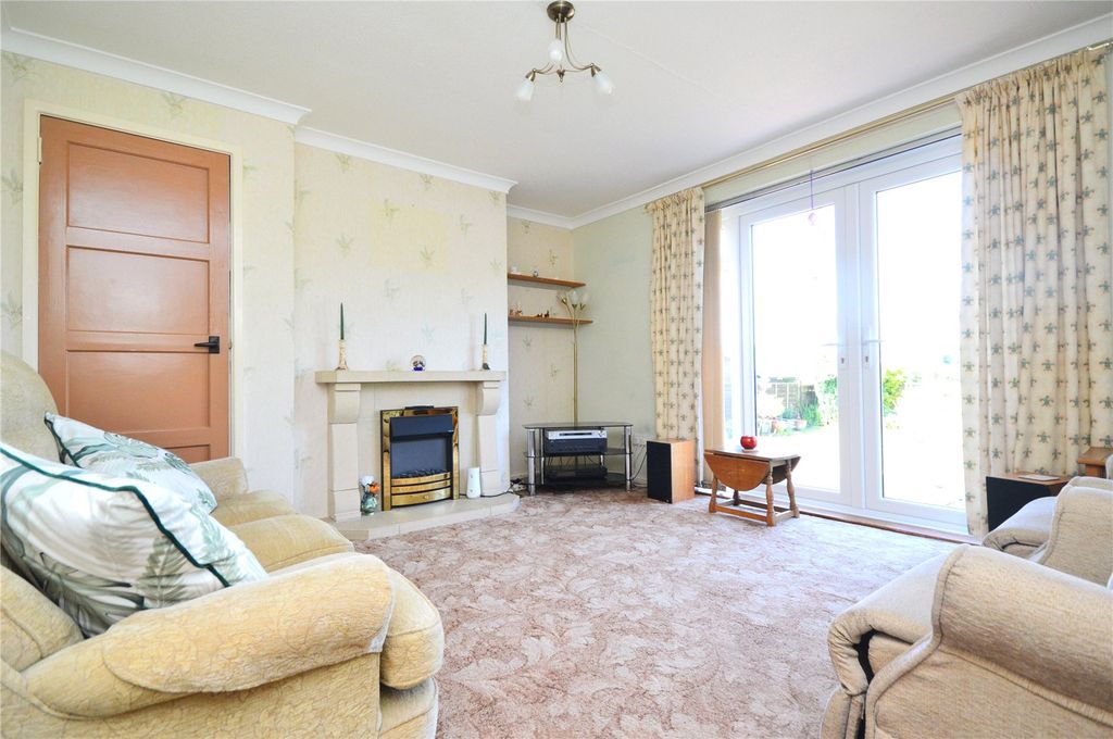 Property photo 3 of 16 Sitting Room