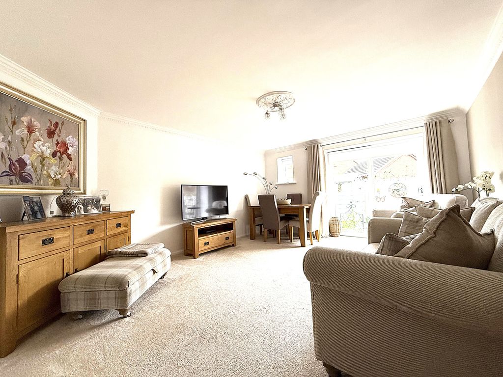 Property photo 2 of 31