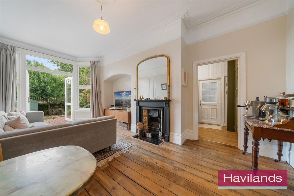 Property photo 2 of 12 Hoppers Road-9.Jpg