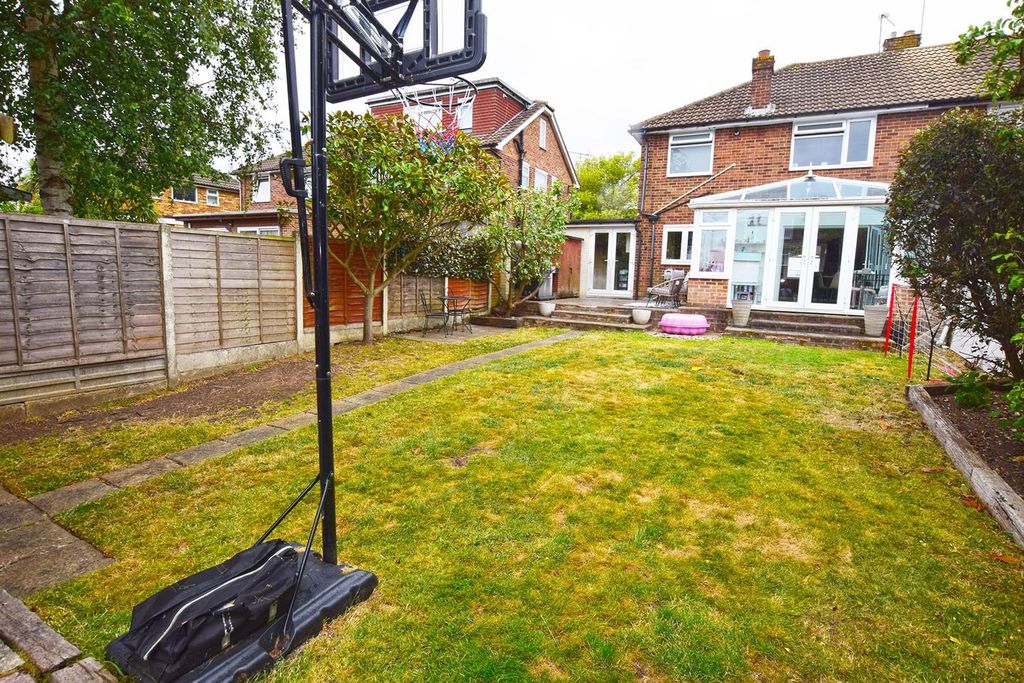 Property photo 2 of 23 Garden