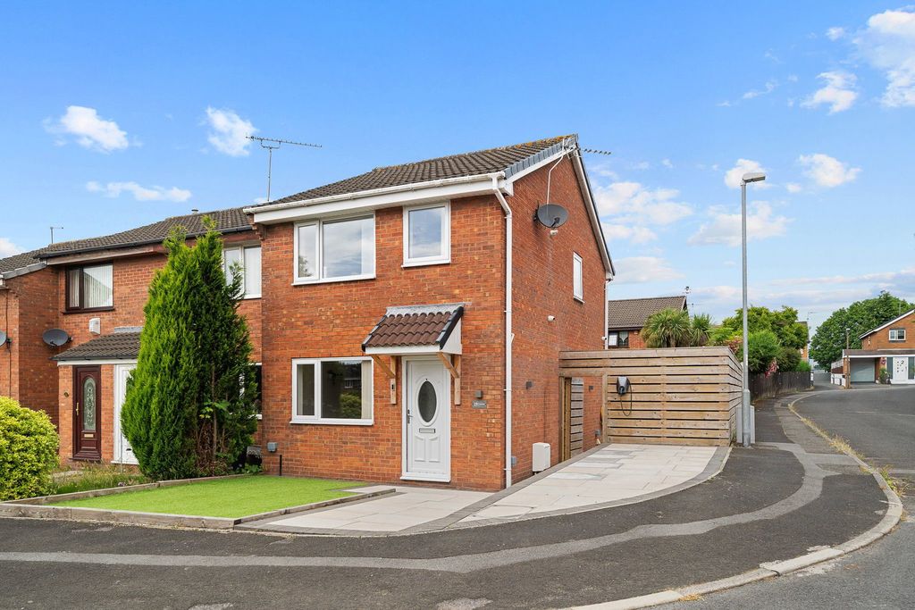 Property photo 1 of 33