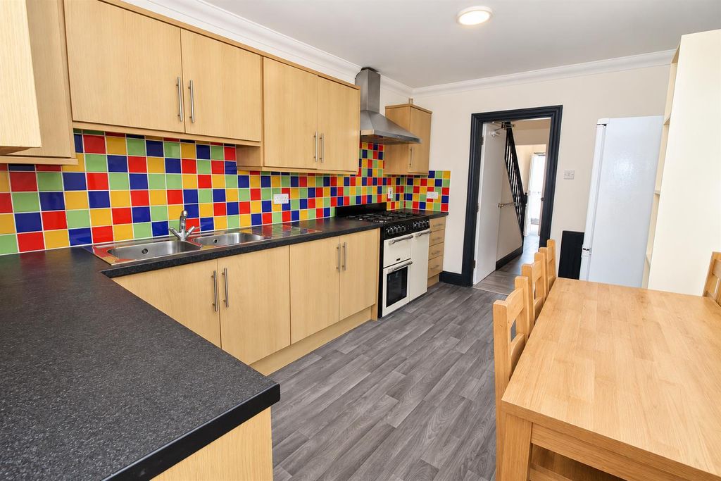 Property photo 1 of 17 E739916E-3582-4Db0-9c63-39d5F97A5414.Png