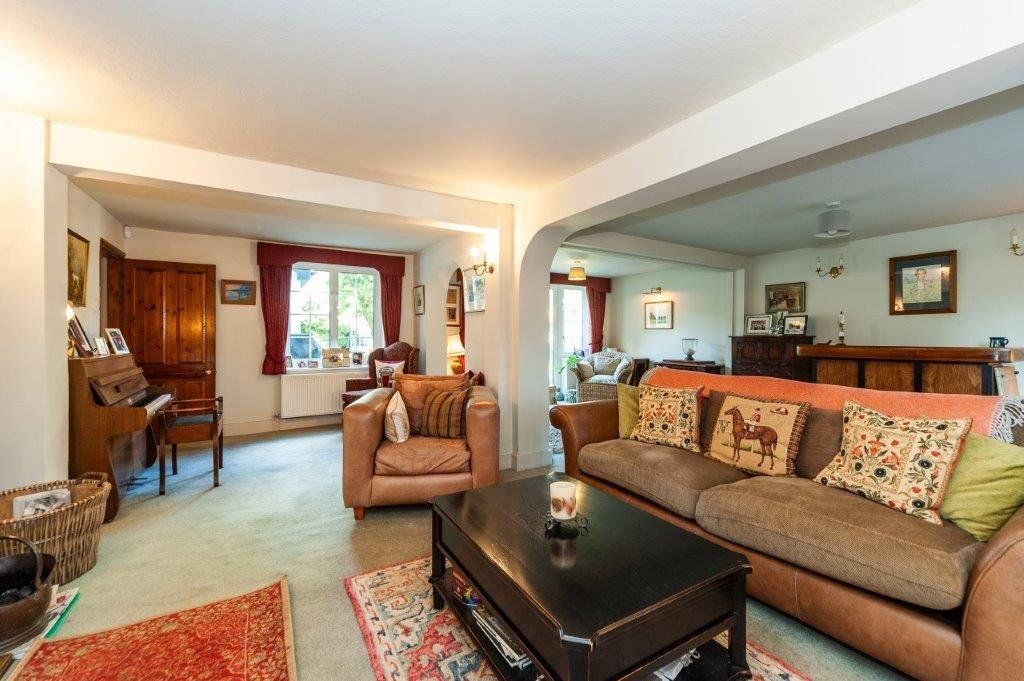 Property photo 2 of 17 Sitting Room
