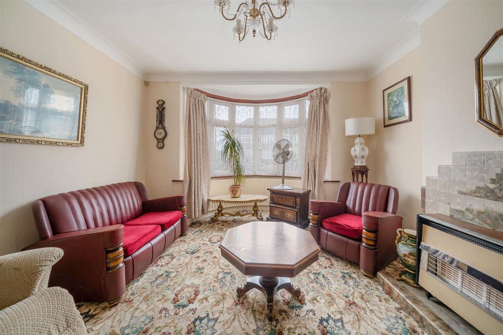 Property photo 3 of 11 Mossville Gardens