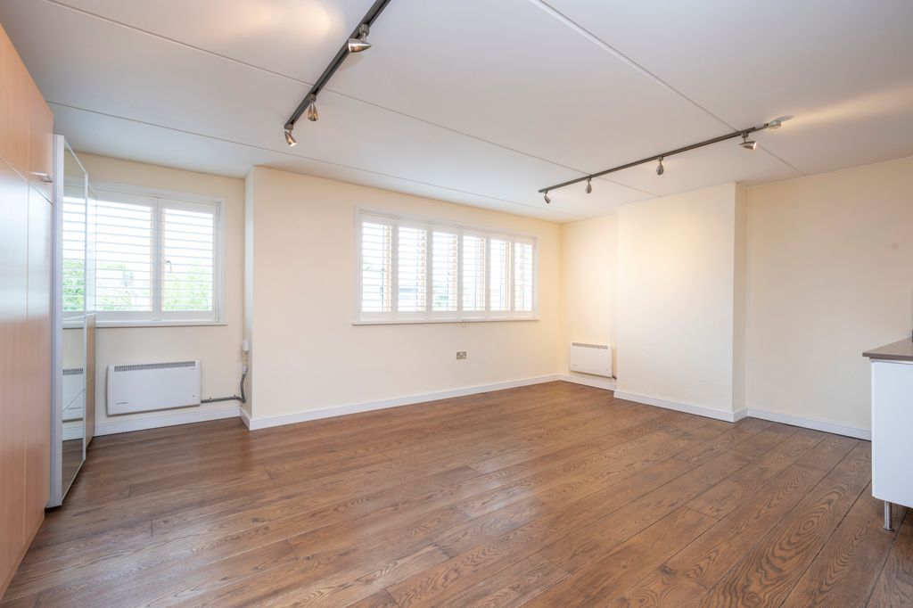 Property photo 3 of 7 Picture No. 05