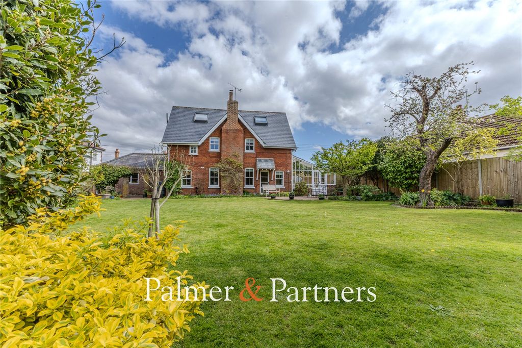 Property photo 1 of 39 Picture No. 05