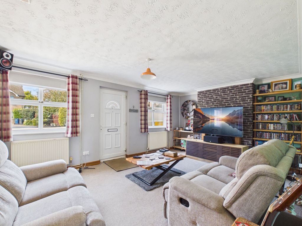 Property photo 3 of 12