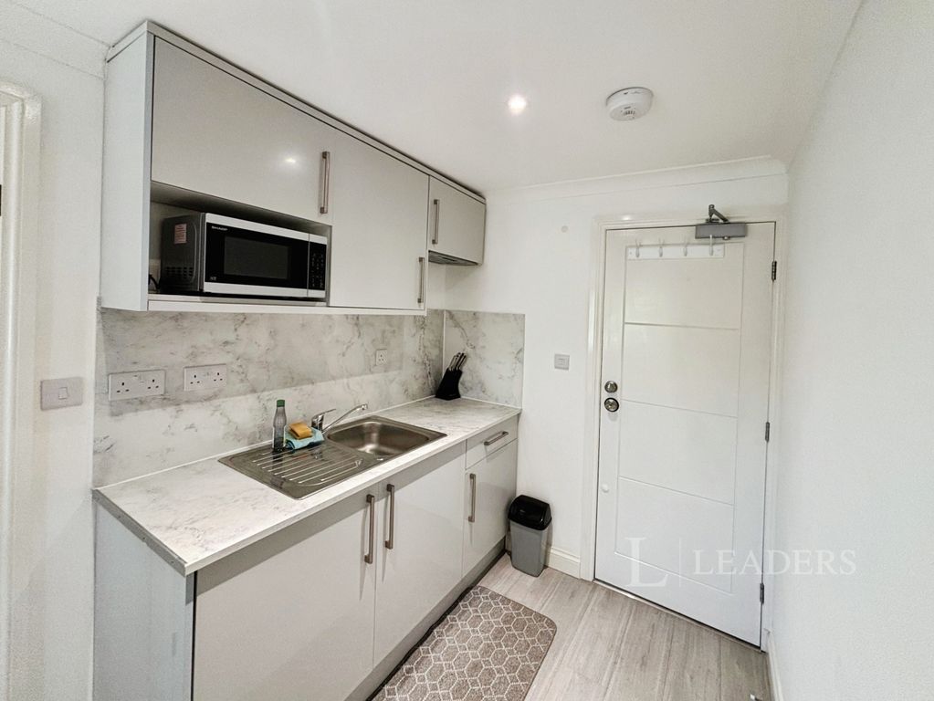 Property photo 3 of 9 A7d657Ef-4