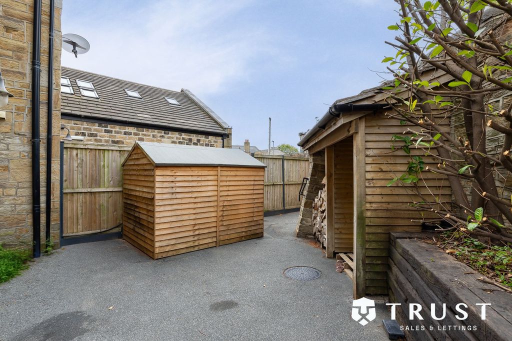 Additional image 81 of 6 bed detached house for saleStation Lane, Birkenshaw BD11