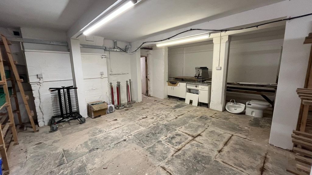 Property photo 3 of 19 6.Jpeg