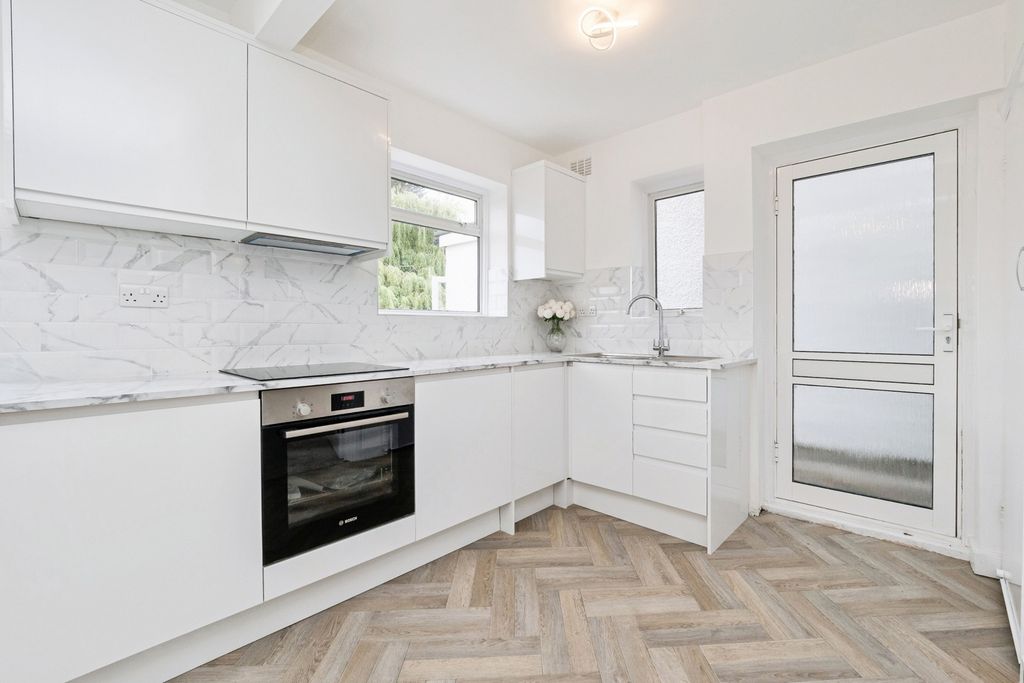 Property photo 3 of 20 Pbox-Img.Jpg