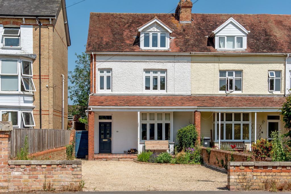 Property photo 1 of 27 .