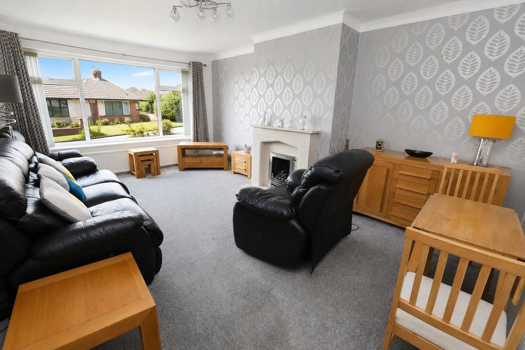 Property photo 3 of 32