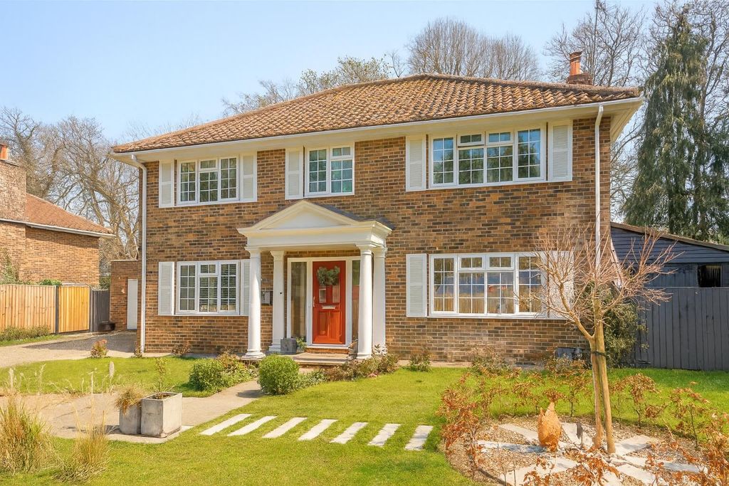 Property photo 1 of 28 Bakerswood, Heath &amp; Reach