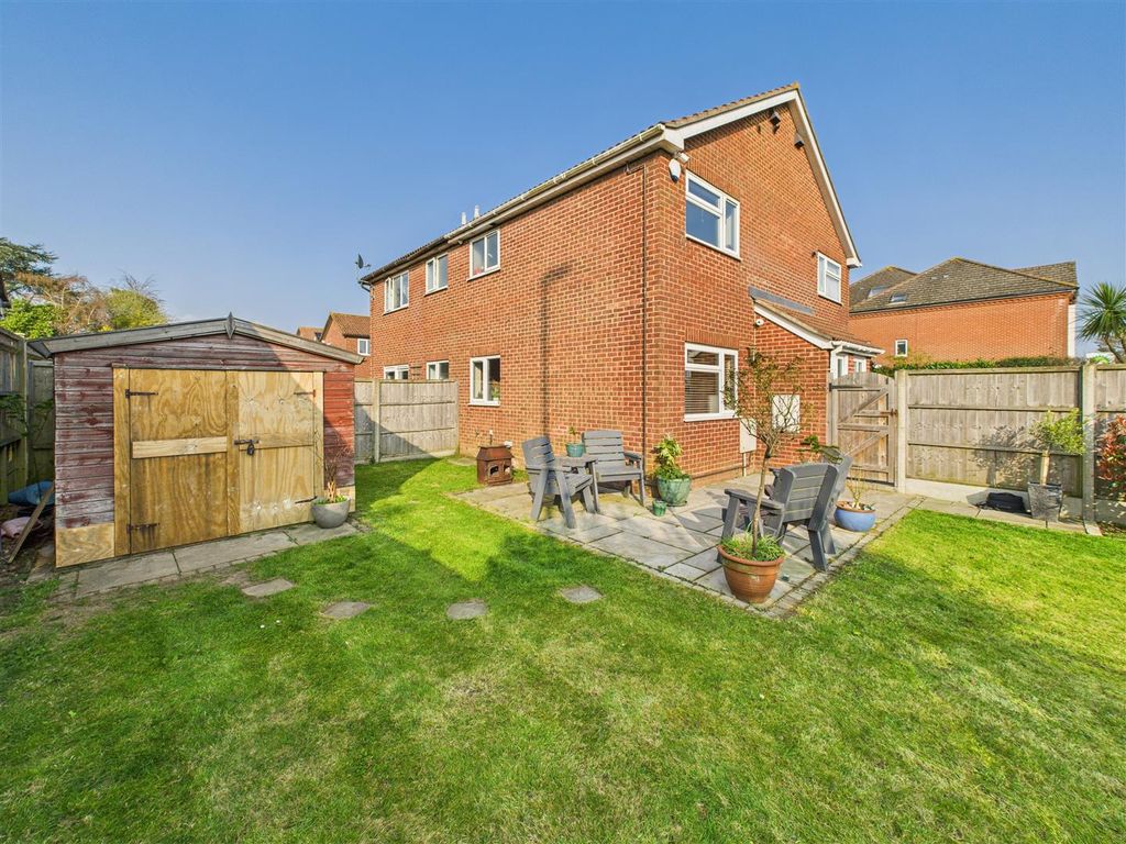 Property photo 1 of 10 1 Bedroom End Terrace For Sale