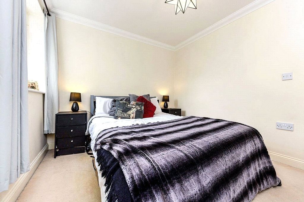 Property photo 3 of 8 Picture No. 06