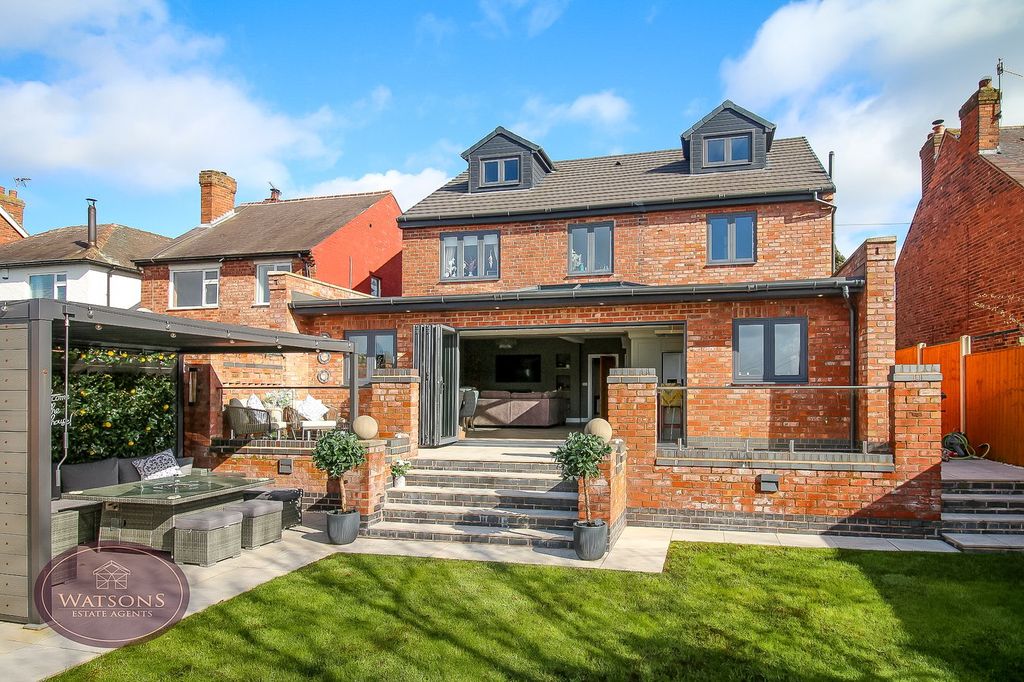 Property photo 2 of 51