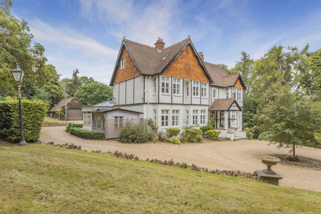 Property photo 1 of 54