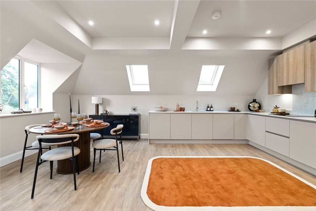 Property photo 2 of 12 Kitchen/Din/Living