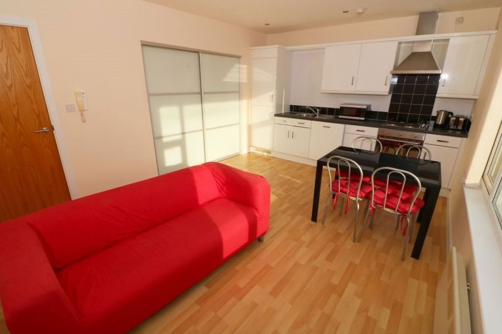 Property photo 1 of 12
