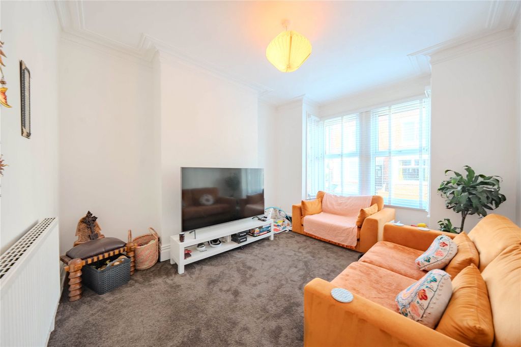 Property photo 2 of 14 Picture No. 20