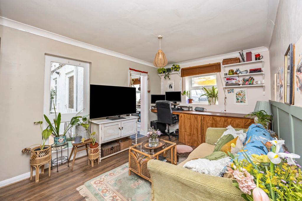 Property photo 3 of 16