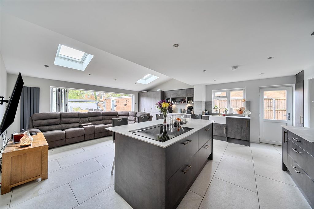 Property photo 2 of 17 1446758-5-69E0B261E8E90.Jpg