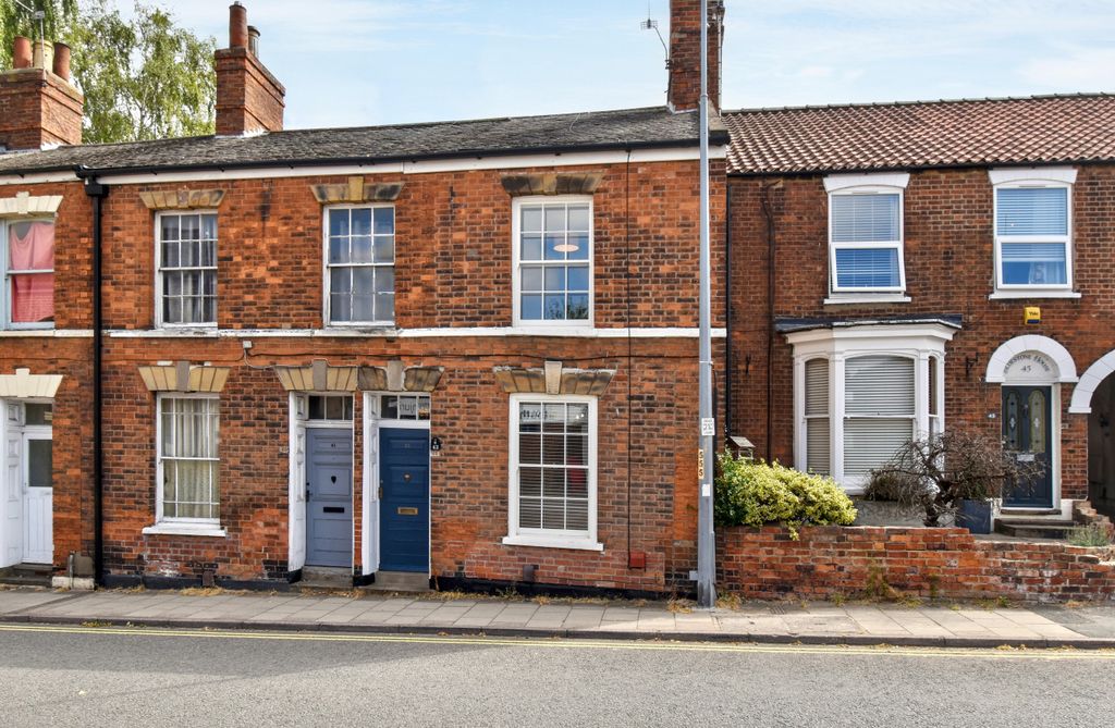 Property photo 1 of 17