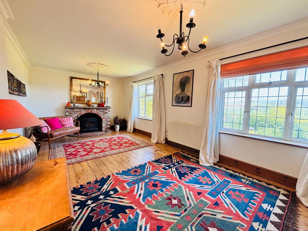 Property photo 2 of 47