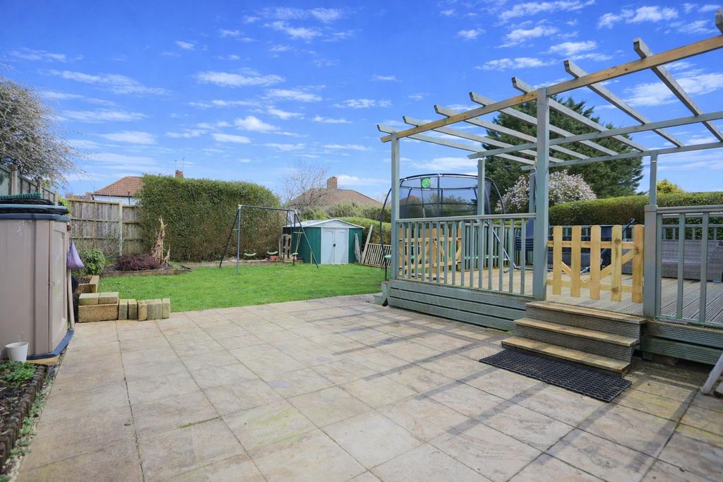 Property photo 3 of 23