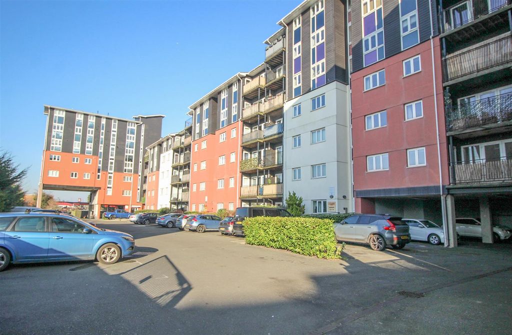 Property photo 1 of 7 24 Riverside Place Front.Jpg
