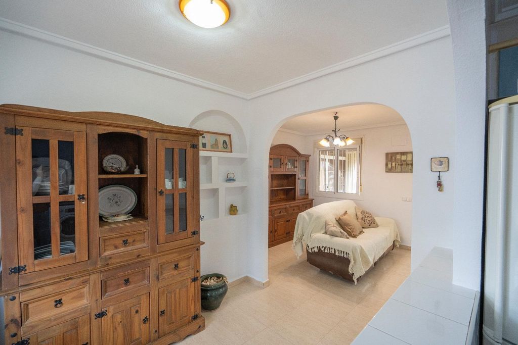 Property photo 3 of 21