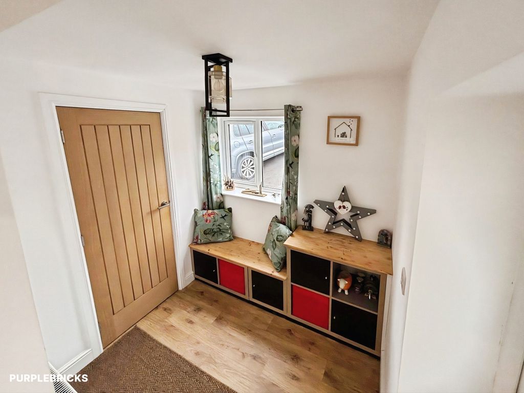 Property photo 2 of 32