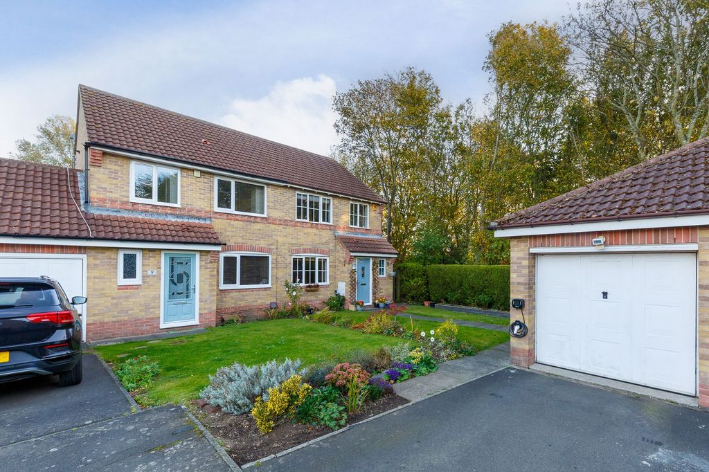 Property photo 1 of 15 External