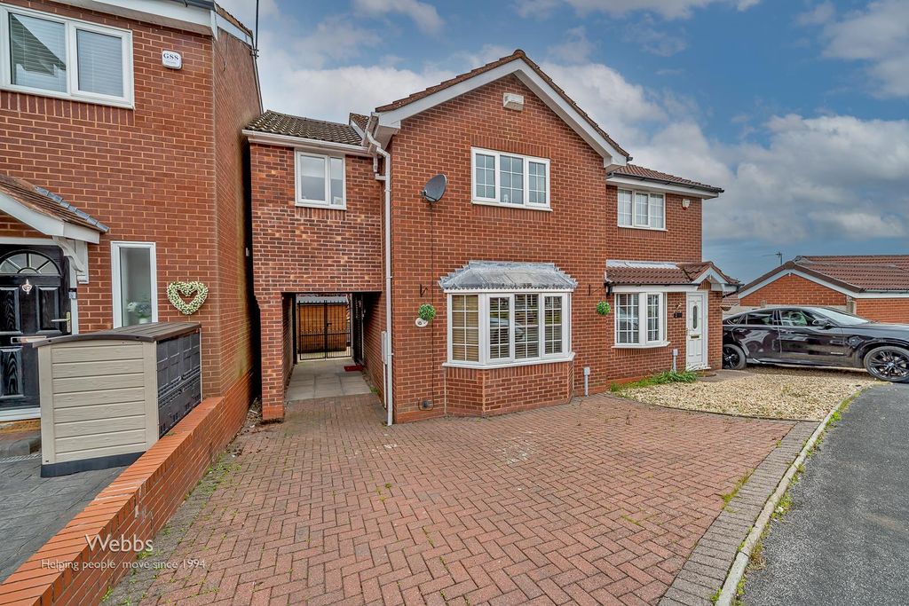 Property photo 1 of 24 Â© Webbs Estate Agents Â© (23 Of 83).Jpg