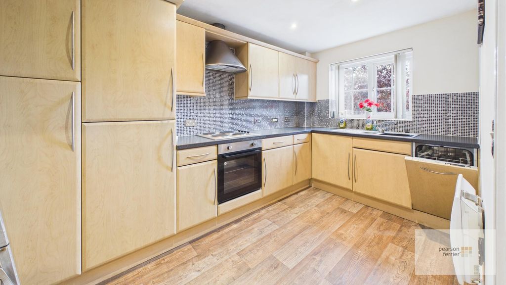 Property photo 2 of 14 Kitchen
