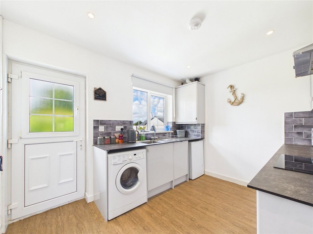 Property photo 3 of 9 Picture No. 32