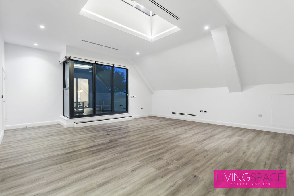 Additional image 7 of 3 bed flat to rentCamlet Way, Barnet EN4