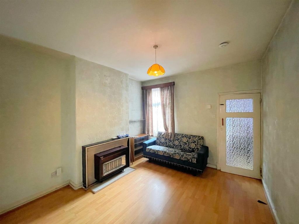 Property photo 3 of 9 Dining Room