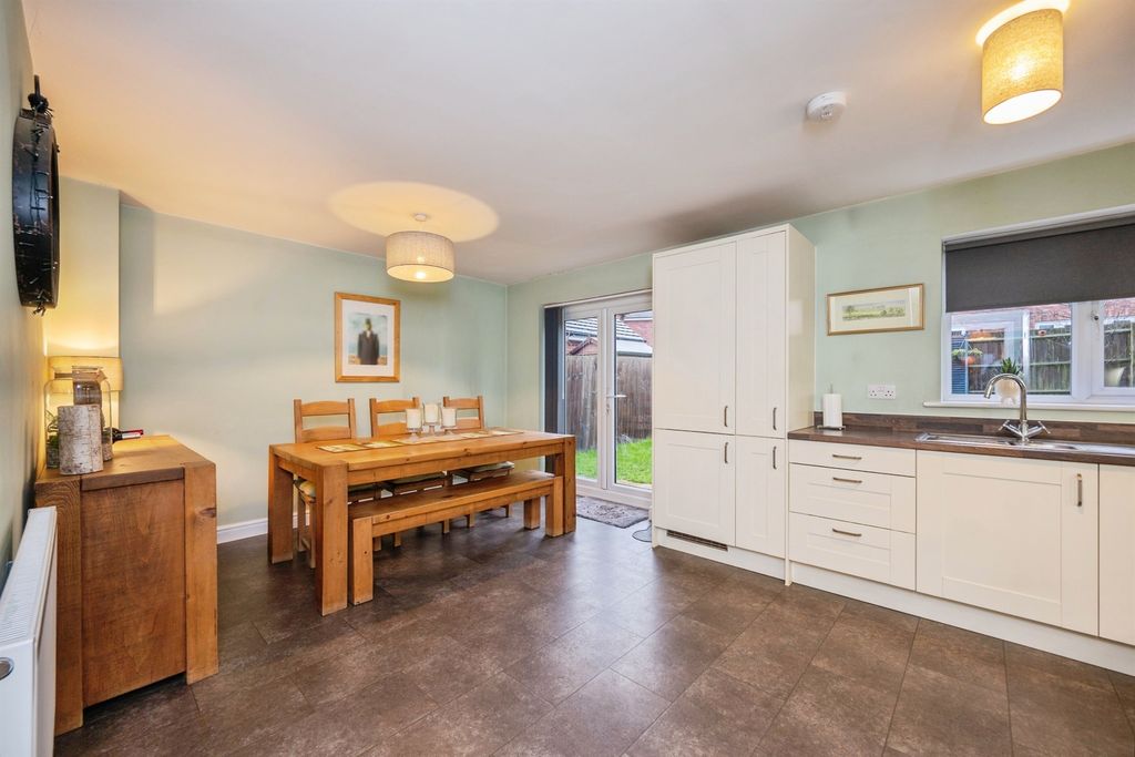 Property photo 3 of 24