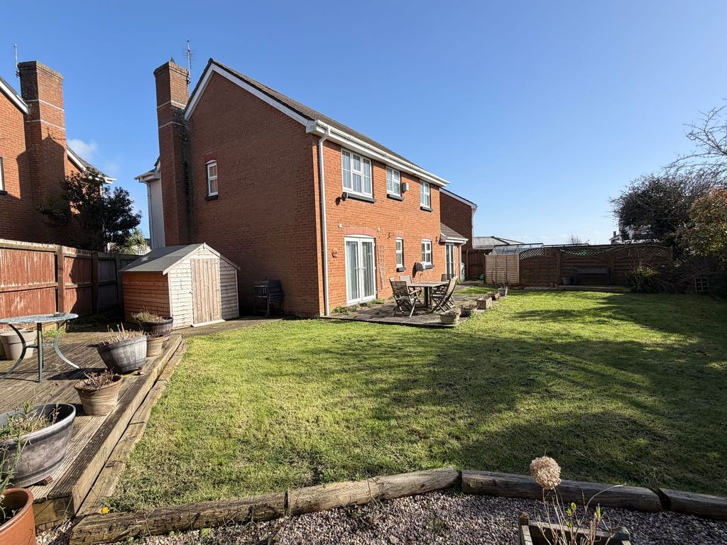 Property photo 2 of 31