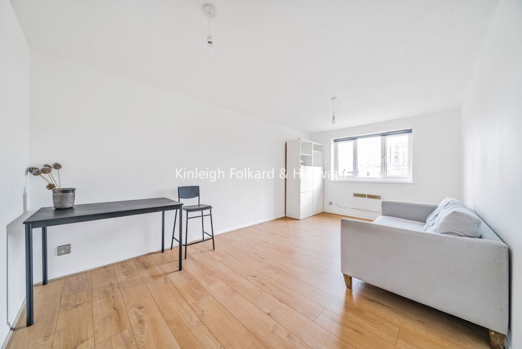 Property photo 2 of 8 E8Acecd0-F3c6-4Dd7-9