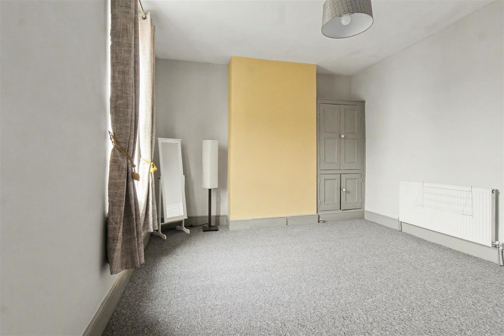 Property photo 3 of 20 Bedroom 2 (1).Jpg