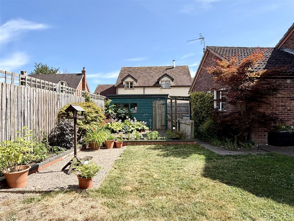 Property photo 2 of 32