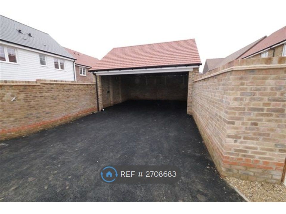 Property photo 2 of 18 Parking